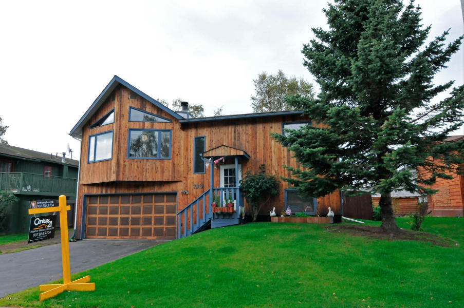 790 Hunt Circle, Anchorage, AK 99504 