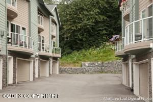 647 Pacific Place, Anchorage, AK 99501 