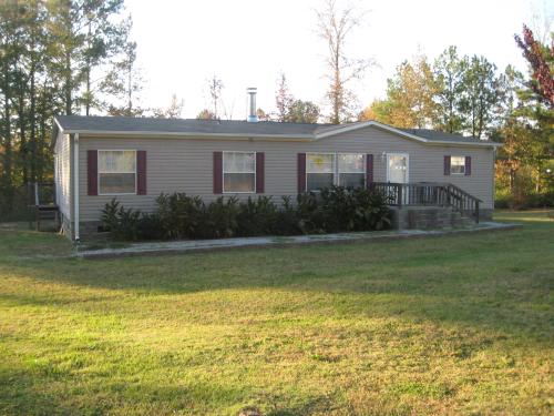 226 BLACKBERRY LN, Talladega, AL 35160