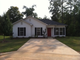 601 LISMORE DR, OPELIKA, AL 36804