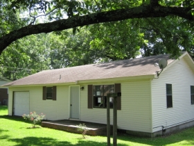 424 N EMMETT ST, ALBERTVILLE, AL 35950