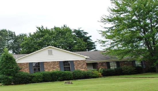 506 Hickory Street, Muscle Shoals, AL 35661 
