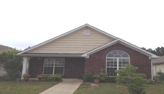 1144 Village Trl, Calera, AL 35040 