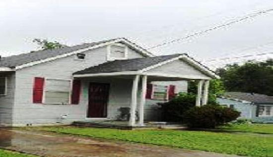 433 Oakland Dr, Fairfield, AL 35064 