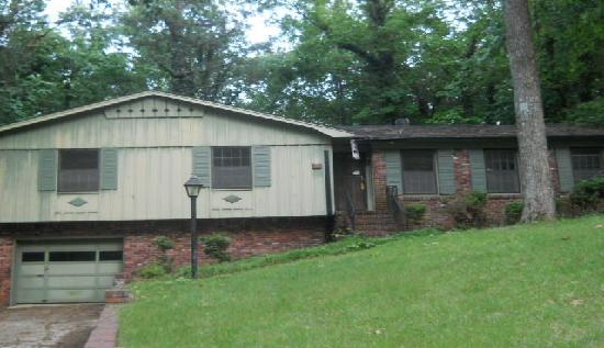 1441 Pine Tree Dr, Birmingham, AL 35235 
