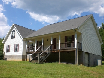 18057 N River Cir, Northport, AL 35475 