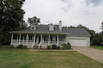 2135 Clinton Place, Hokes Bluff, AL 35903 