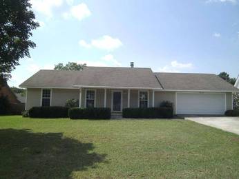 207 Twin Oak Drive, Florence, AL 35633 