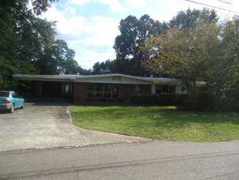 611 Hudson Pl, Tallassee, AL 36078 