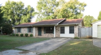 1302 Tennessee St, Tuscumbia, AL 35674 
