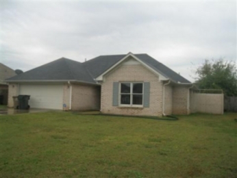 1711 Lake Pointe Dr SW, Decatur, AL 35603 