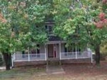 607 Oak Dr E, Trussville, AL 35173 