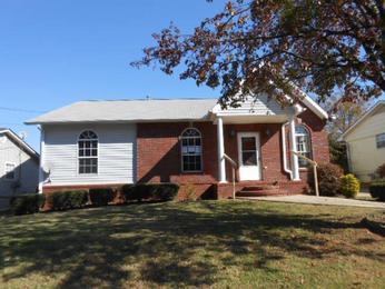 516 Lamplighter Ln, Birmingham, AL 35214 