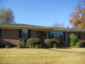 601 Beacon Dr, Fairfield, AL 35064 
