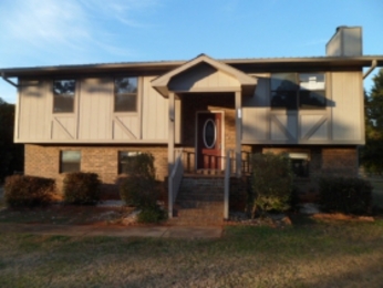 323 Dennis St SW, Jacksonville, AL 36265 
