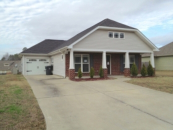 153 Rossburg Dr, Calera, AL 35040 