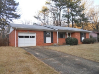 822 Sherwood Forest Dr, Birmingham, AL 35235 