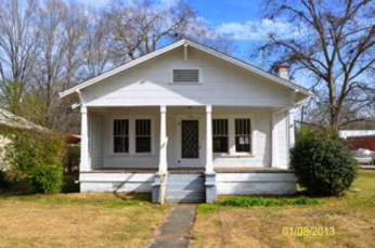 203 Thompson St, Columbiana, AL 35051 