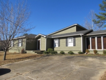 1412 S 9th St, Lanett, AL 36863 