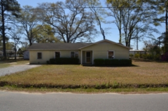 106 Vine St, Bay Minette, AL 36507 