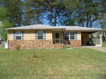 1736 2nd St NE, Center Point, AL 35215 