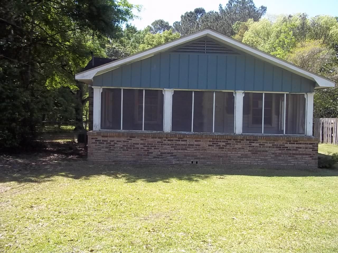 2421 Riverside Drive, Mobile, AL 36605 