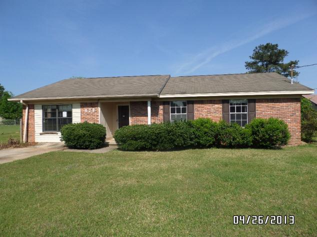 828 Meadow Drive, Atmore, AL 36502 