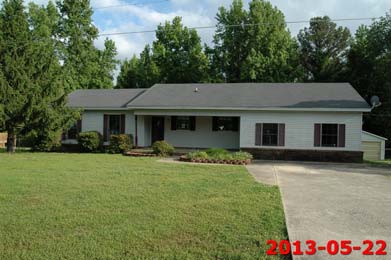 110 Shoreline Dr, Killen, AL 35645 
