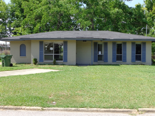 345 Green Leaf Dr, Montgomery, AL 36108 