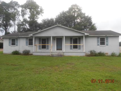 22629 Circle Dr, Robertsdale, AL 36567 