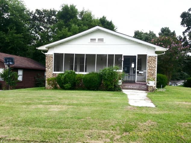 609 9th Ave, Midfield, AL 35228 