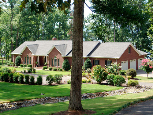 1906 Roseberry Drive, Scottsboro, AL 35769 