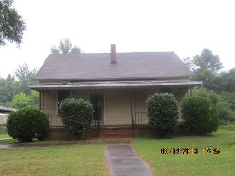 1019 E 3rd Ave, Lanett, AL 36863 