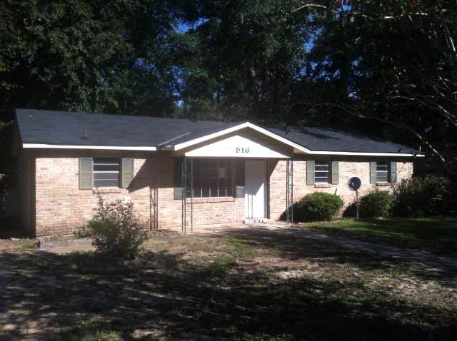 516 Woodlore Dr, Chickasaw, AL 36611 