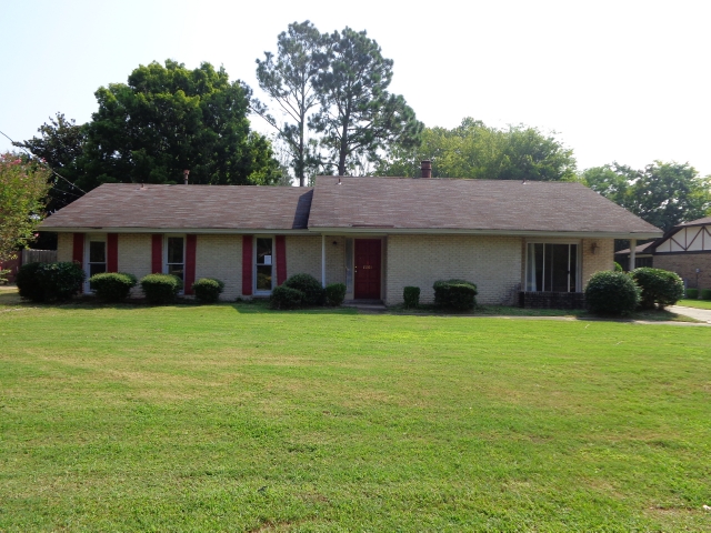 2201 Semmes Dr, Montgomery, AL 36106 