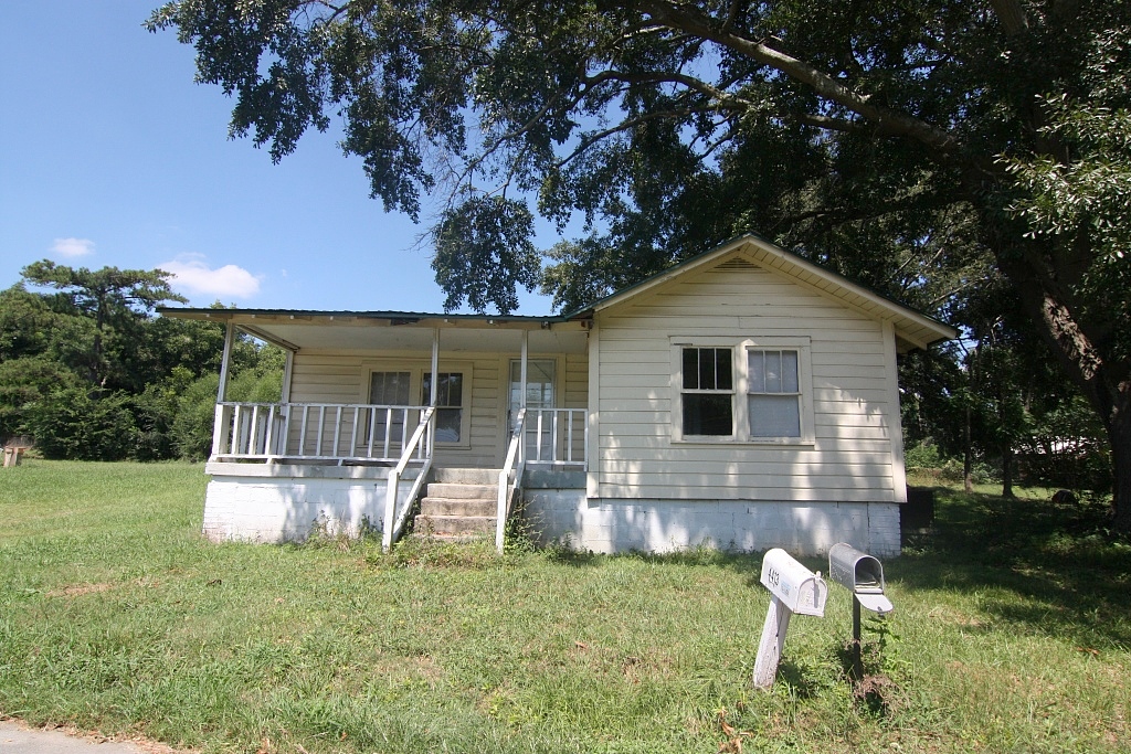 Tate, Adamsville, AL 35005 