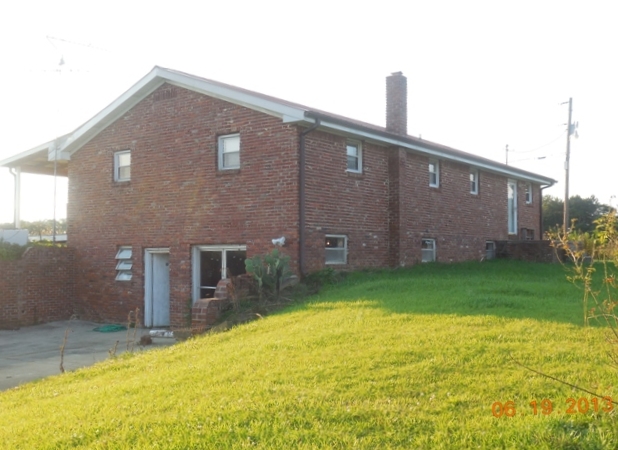 195 COUNTY ROAD 689, Hollypond, AL 35083 