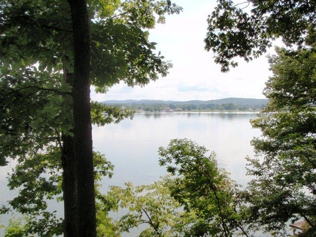 15 Lake Vista Drive, Rainbow City, AL 35906 