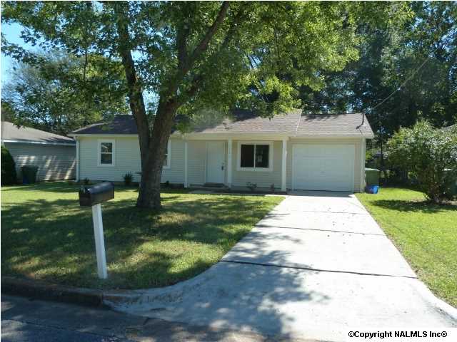 2450 Yorkshire Drive, Huntsville, AL 35803 