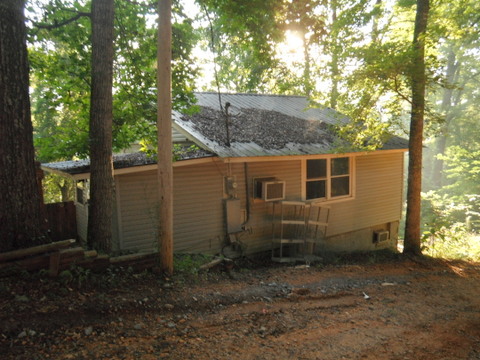 120 Honeysuckle Rd., Deatsville, AL 36022 