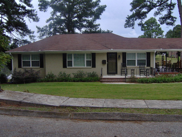 111 Pinehill Dr., Eufaula, AL 36027 
