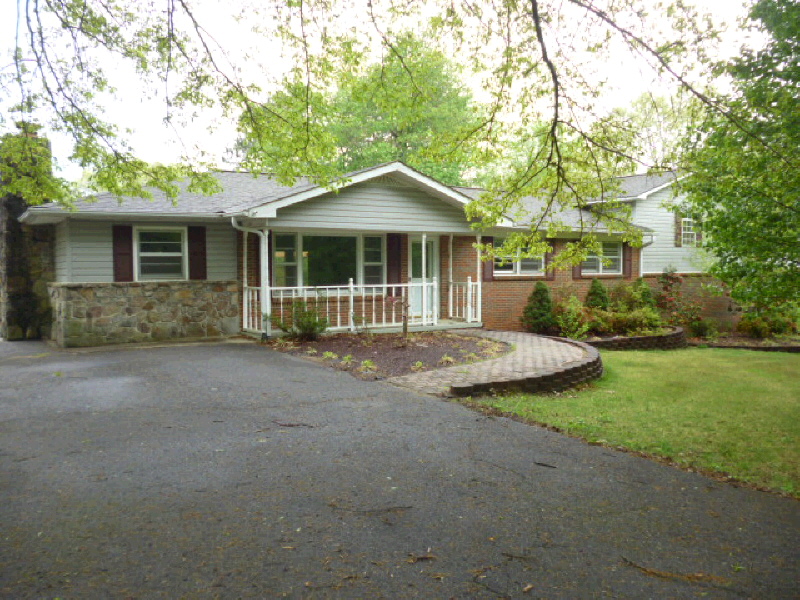 809 4th AVE NW, Arab, AL 35016 