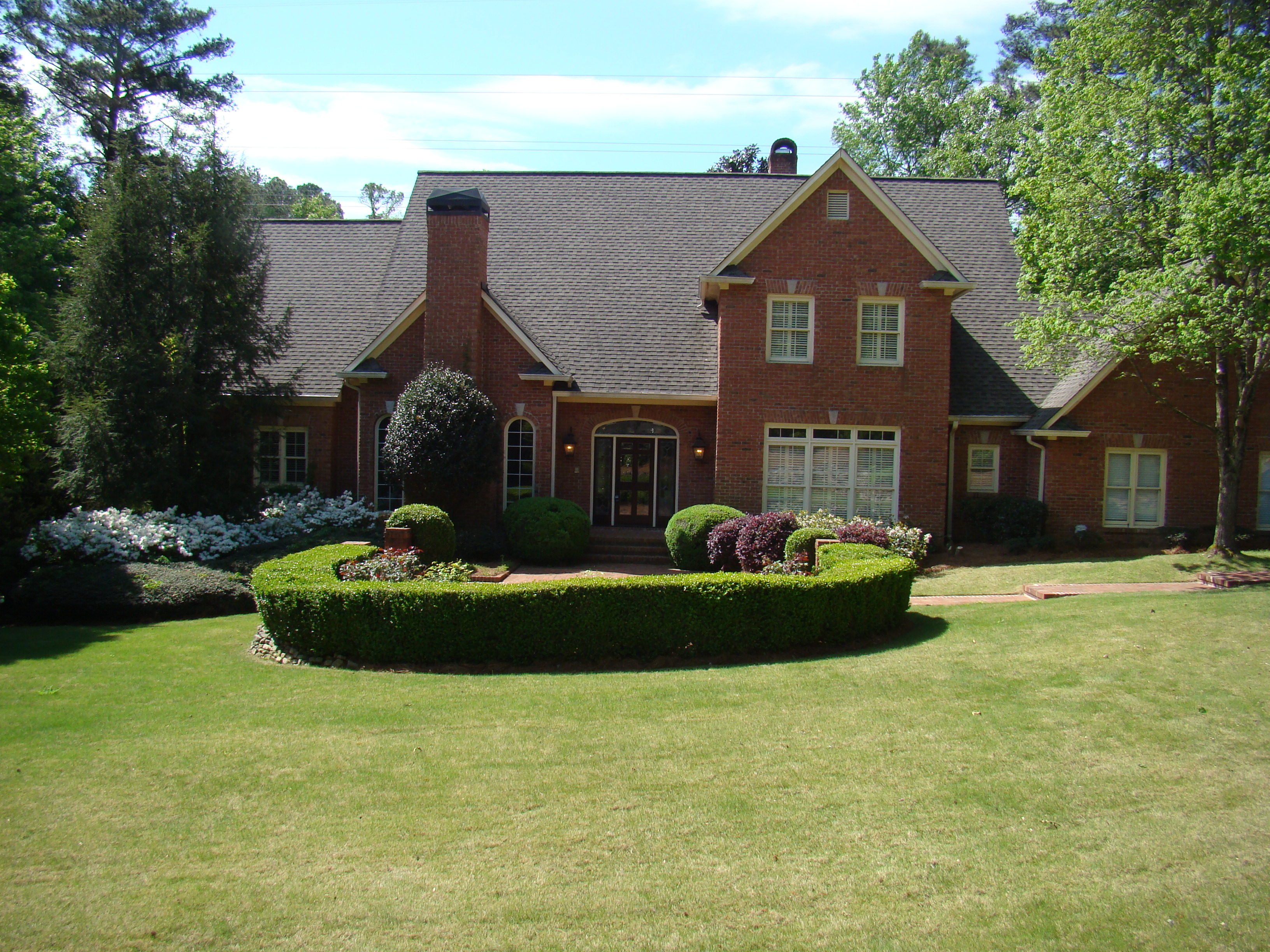 1090 Country Club Cir, Birmingham, AL 35244 