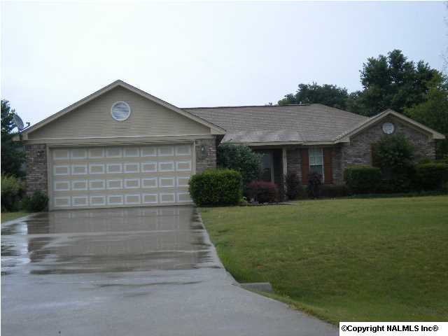 32 Bradford Circle, Decatur, AL 35601 