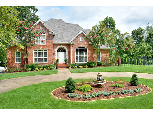 209 Riverwood Dr., Florence, AL 35630 