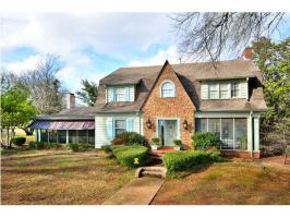 834 Riverview Dr., Florence, AL 35630 