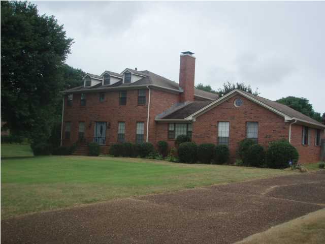 107 Moorsgate Dr., Florence, AL 35630 