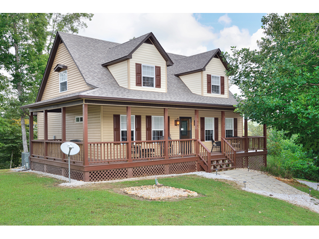 135 Shoals Overlook Dr., Florence, AL 35630 