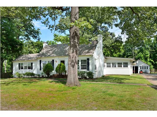 1660 Hermitage Dr, Florence, AL 35630 