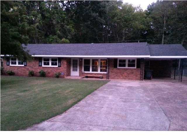 713 Lakeside East, Florence, AL 35630 